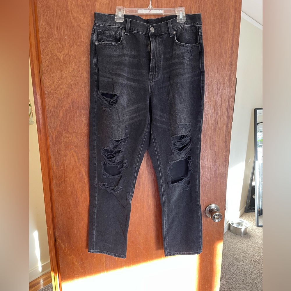 American Eagle High Rise Mom Jeans